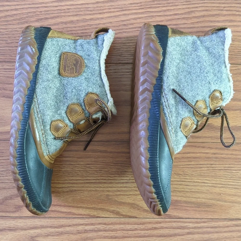 Sorel Brown Tan Gray Duck Boots - Picture 4 of 8